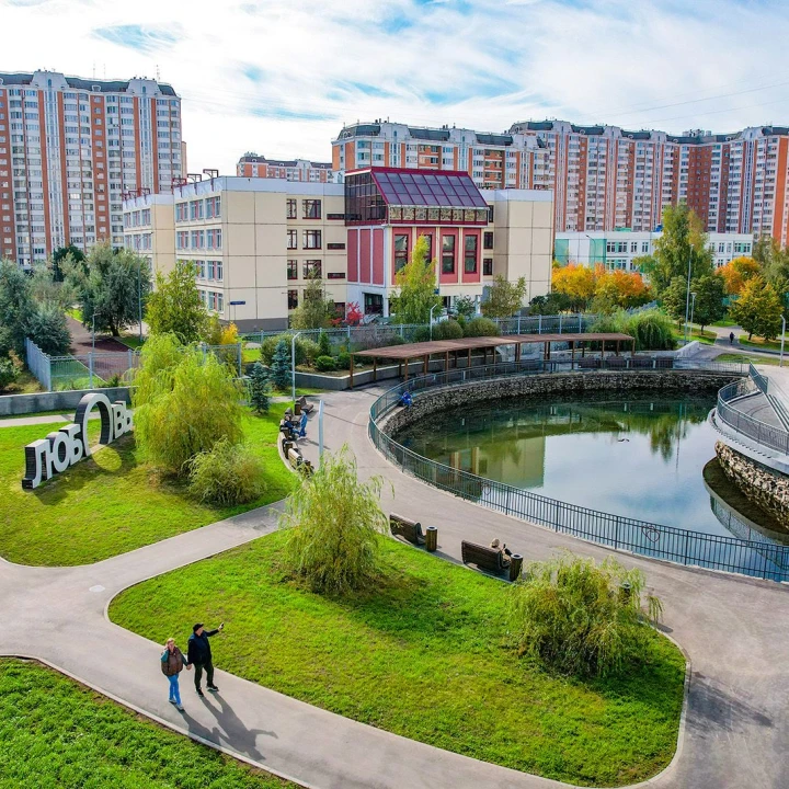 В парках Москвы появились новые площадки для отдыха и активного досуга
